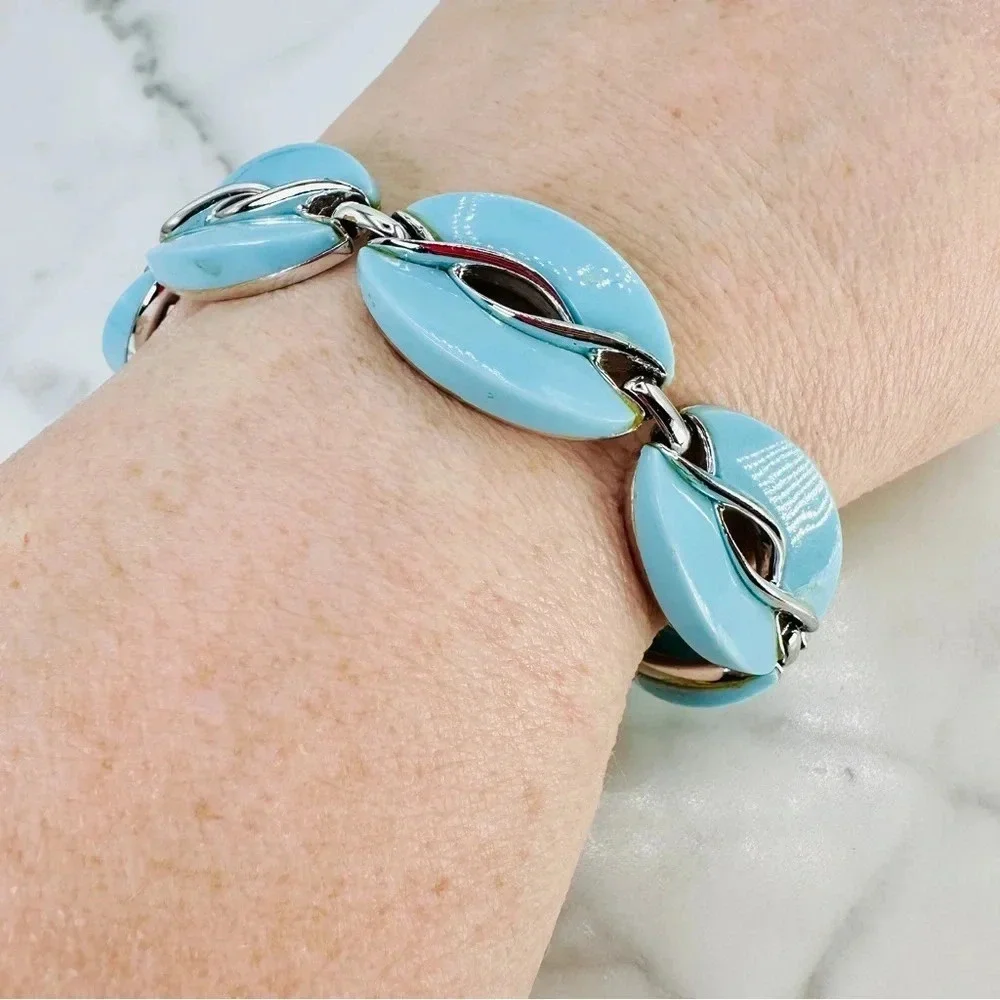 Vintage Lisner Baby Blue Bracelet Signed Molded Plastic Link Estate Cost…